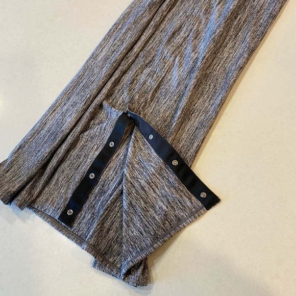 Grey lululemon scarf - Picture 3 of 3